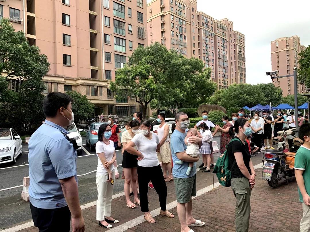 上海速度！探访上海封闭小区5000多居民生活如何保障